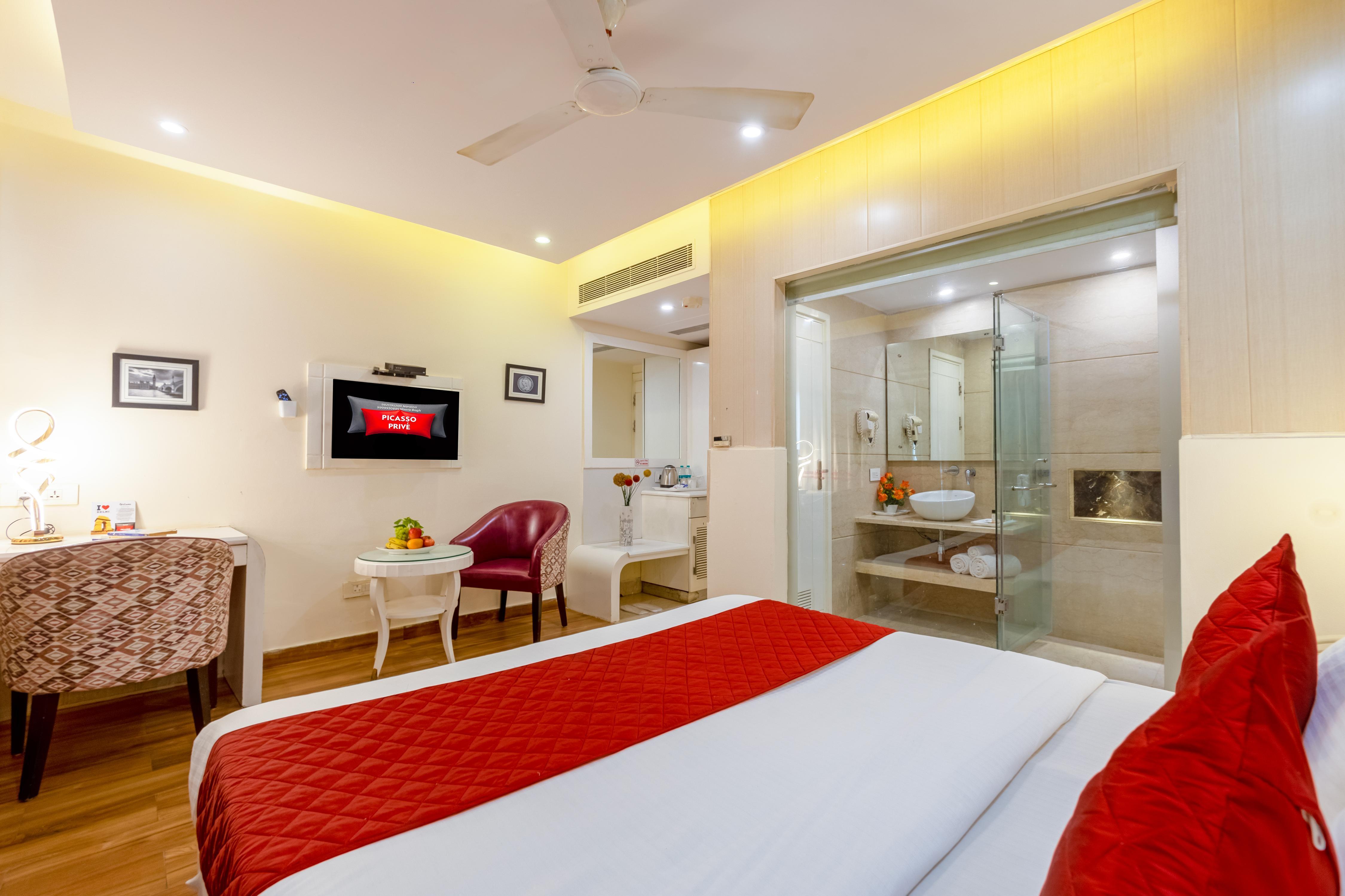 Hotel Picasso Prive - Naraina Vihar Metro Station Delhi - Tap to explore photos