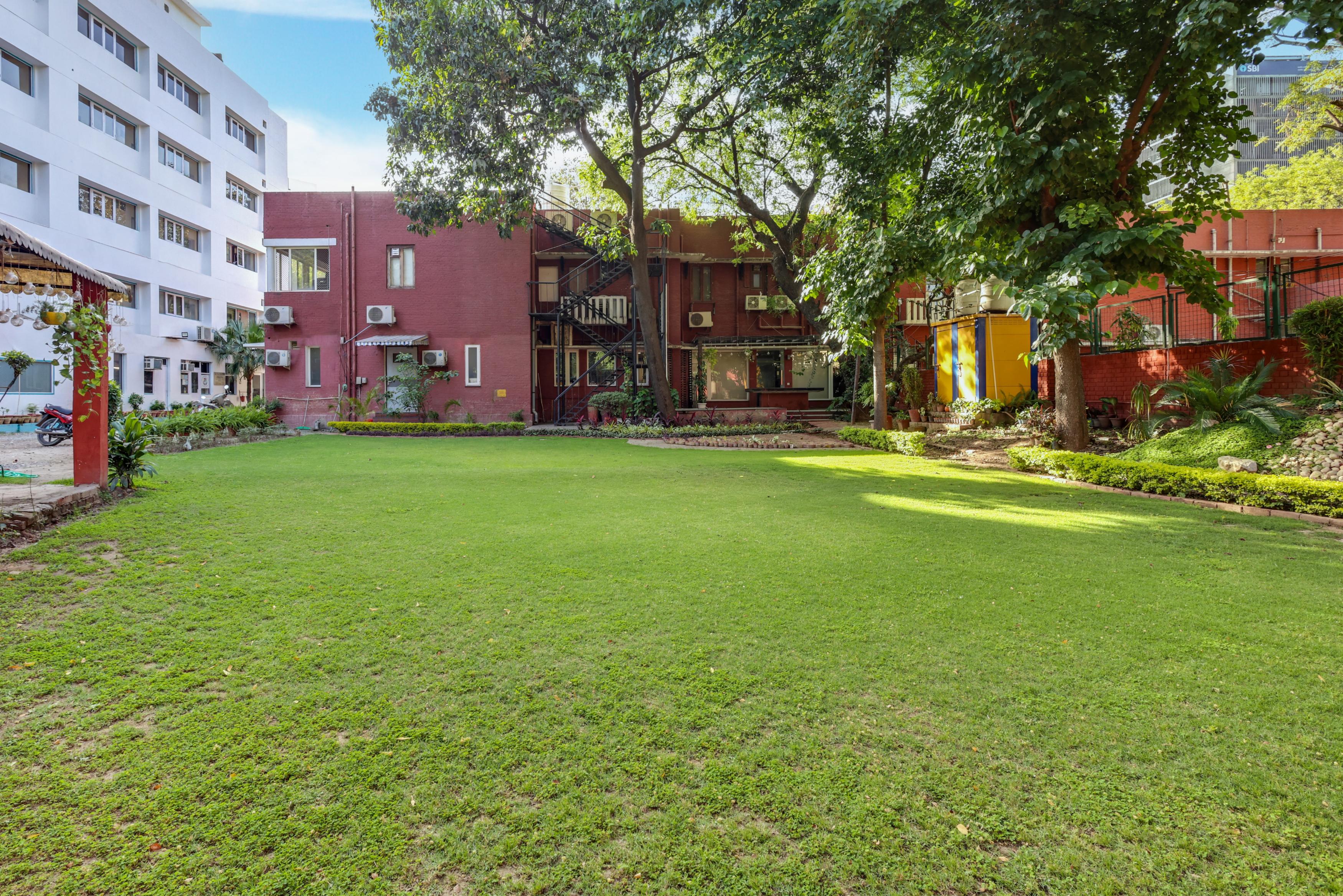 YWCA International Guest House - Tap to explore photos