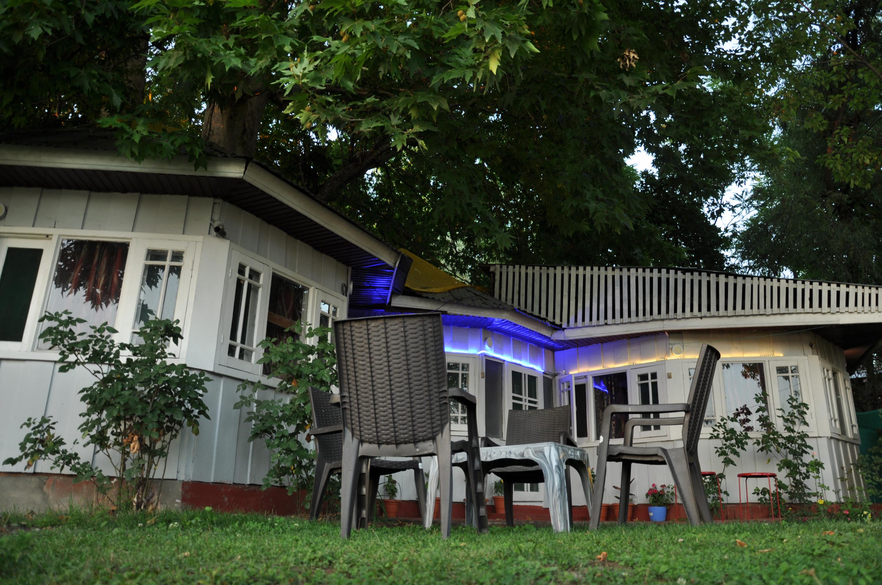 Nigeen Lodge The Lake Resort, Srinagar