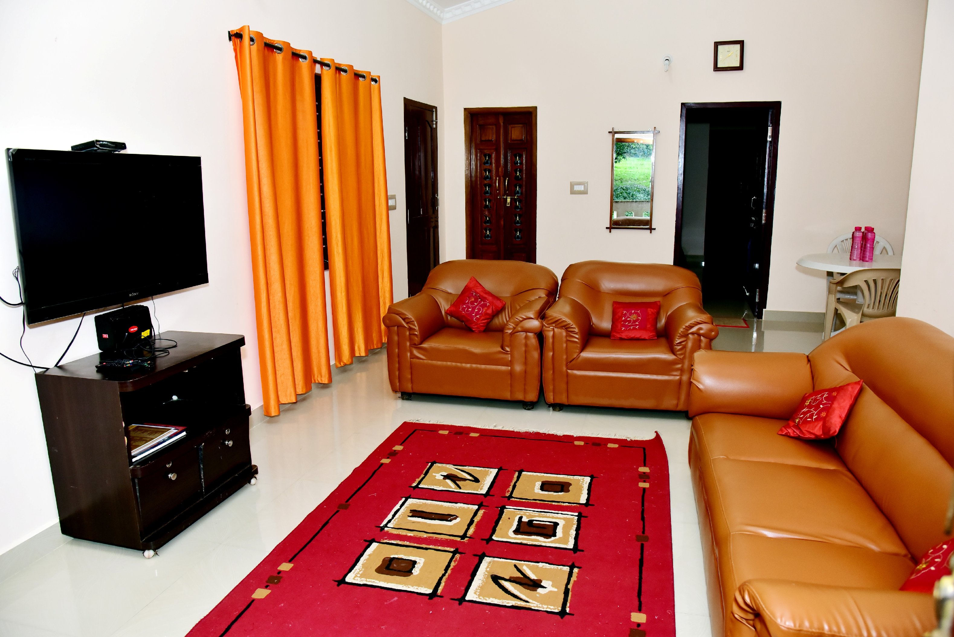 Daiwik Home Stay | Rooms & Caretaker