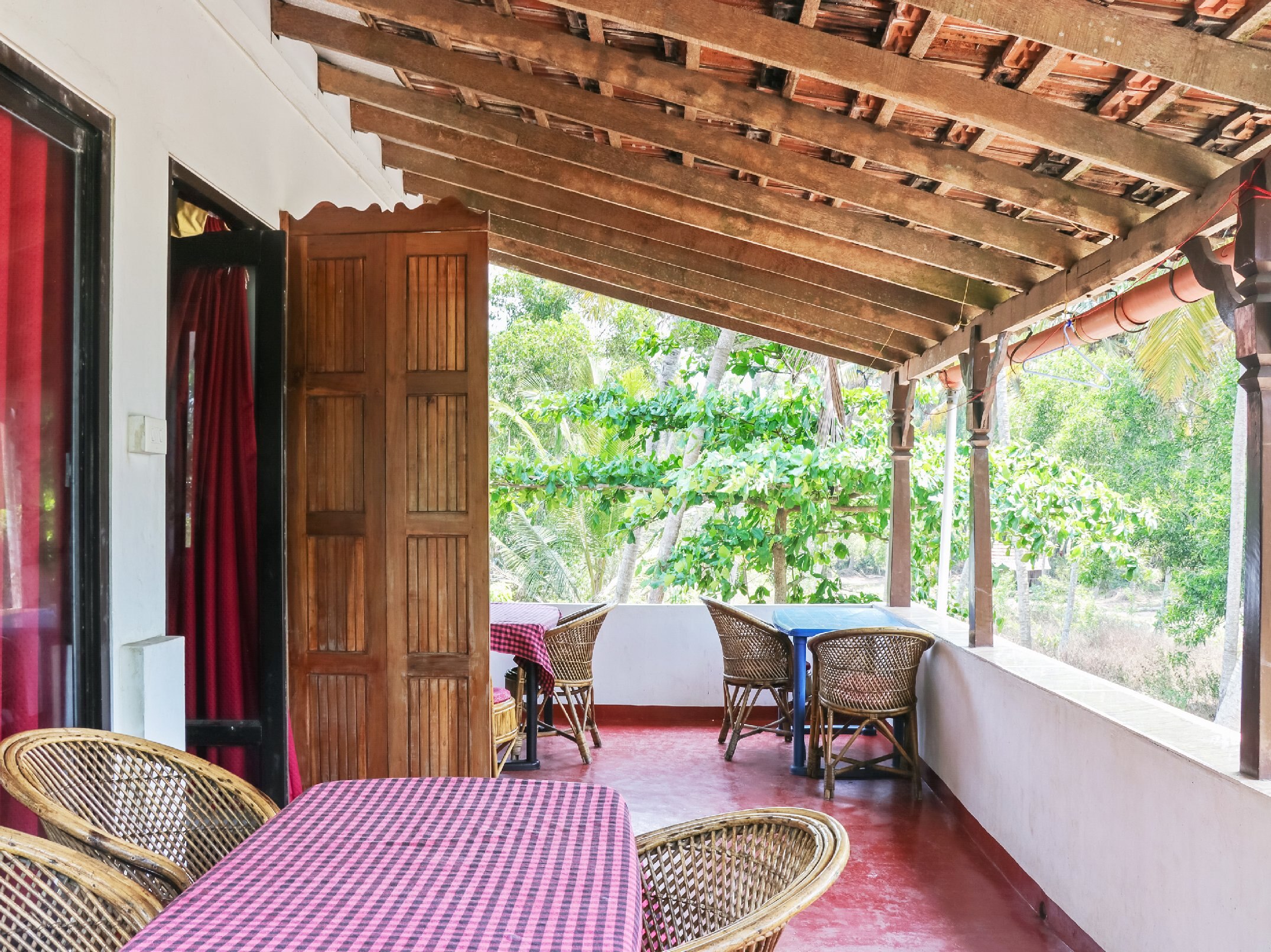 Marari Austin Beach-front Villa - Tap to explore photos