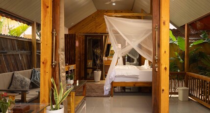 Duck N Chill Beach Resort Room Type - Classic Beachwalk Cottage with Balcony