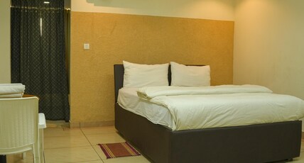 Hotel Grand Leela Krishna Room Type - Deluxe Room with Wifi Hotel Grand Leela Krishna Room Type - Deluxe Room with Wifi