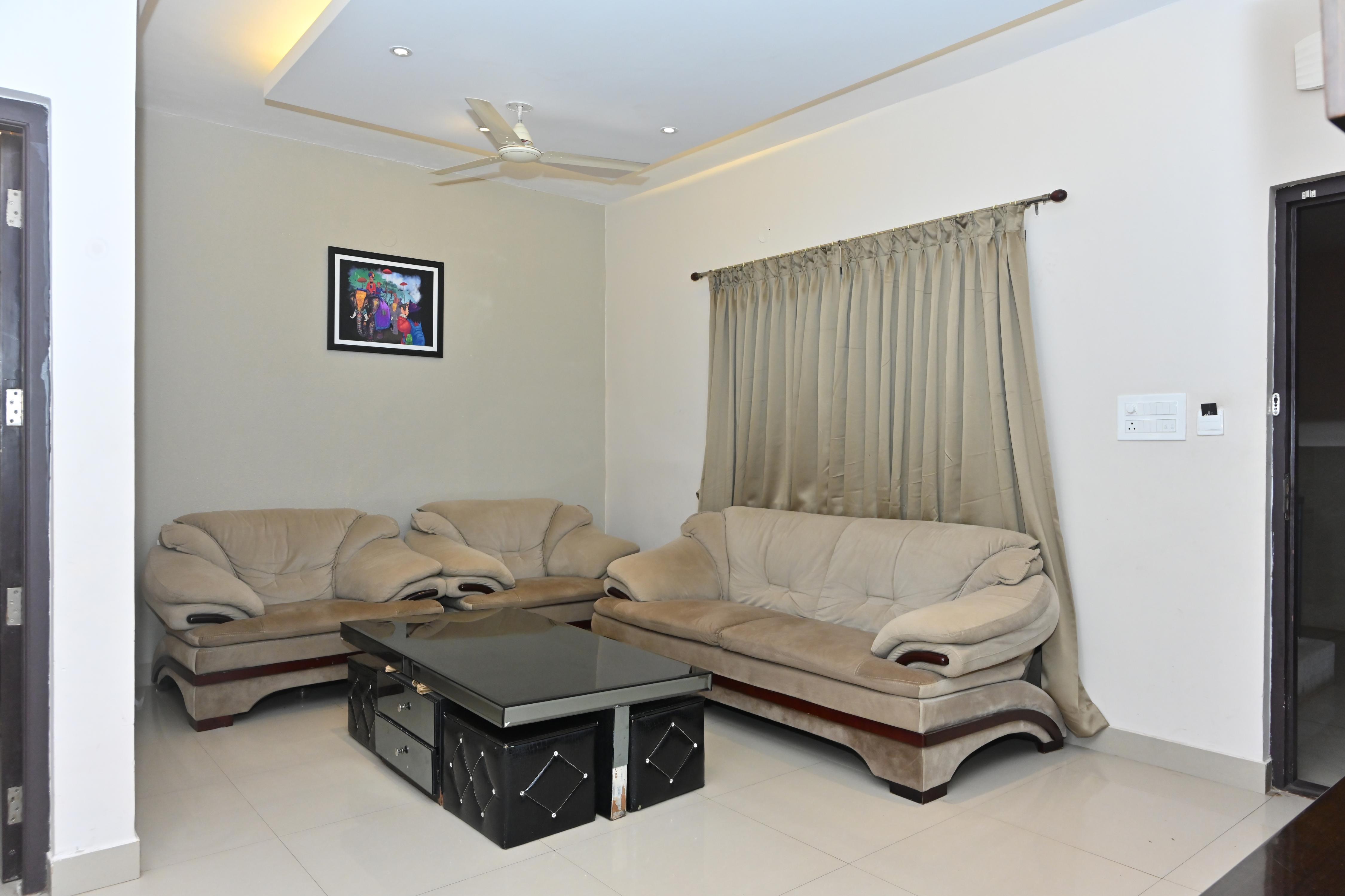 HILLSIDE HOTEL Room Type - Executive Suite 3 BedRoom HILLSIDE HOTEL Room Type - Executive Suite 3 BedRoom