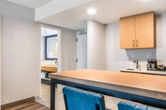 DoubleTree by Hilton Hotel Buffalo - Amherst