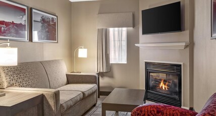 Best Western Colonel Butler Inn Room Type - Suite-1 King Bed, Non-Smoking, Superior Room, Jetted Tub, Fireplace, Sofabed, Mini Fridge, Continent Best Western Colonel Butler Inn Room Type - Suite-1 King Bed, Non-Smoking, Superior Room, Jetted Tub, Fireplace, Sofabed, Mini Fridge, Continent