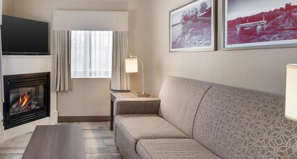 Best Western Colonel Butler Inn Room Type - Suite-1 Queen Bed, Non-Smoking, Superior Room, Jetted Tub, Fireplace, Sofabed, Mini Fridge, Continen Best Western Colonel Butler Inn Room Type - Suite-1 Queen Bed, Non-Smoking, Superior Room, Jetted Tub, Fireplace, Sofabed, Mini Fridge, Continen