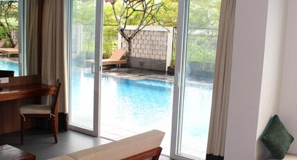 Paragon Hotel Seminyak Room Type - Junior Suite Pool Access Paragon Hotel Seminyak Room Type - Junior Suite Pool Access