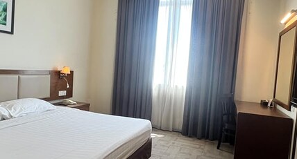 POP 91341 Seemsoon Hotel Room Type - Superior King Room
