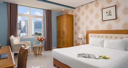 Royal Family Hotel Room Type - Royal Ocean View Room with Bathtub Royal Family Hotel Room Type - Royal Ocean View Room with Bathtub