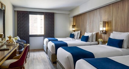 Makarem Ajyad Hotel Room Type - Superior Quadruple Room