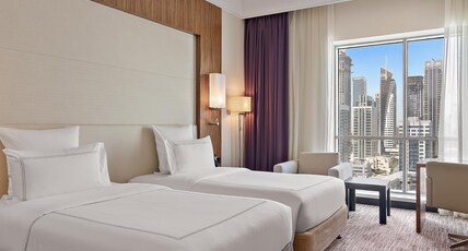 Pullman Dubai Jumeirah Lakes Towers - Hotel and Residence Room Type - Superior Room with 2 Twin Beds