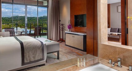 DoubleTree by Hilton Hotel Guangzhou - Science City Room Type - CORNER SUITE