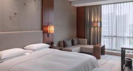 DoubleTree by Hilton Hotel Guangzhou - Science City Room Type - GUEST KING ROOM