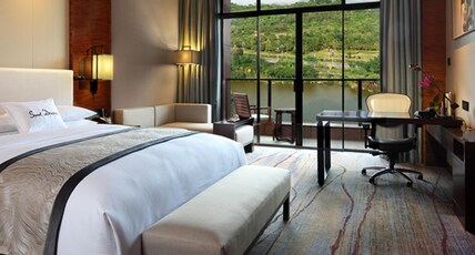 DoubleTree by Hilton Hotel Guangzhou - Science City Room Type - DELUXE KING ROOM