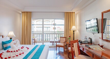 Somadevi Angkor Premium Room Type - Premium Deluxe Family, Inter-Connecting with balcony Somadevi Angkor Premium Room Type - Premium Deluxe Family, Inter-Connecting with balcony