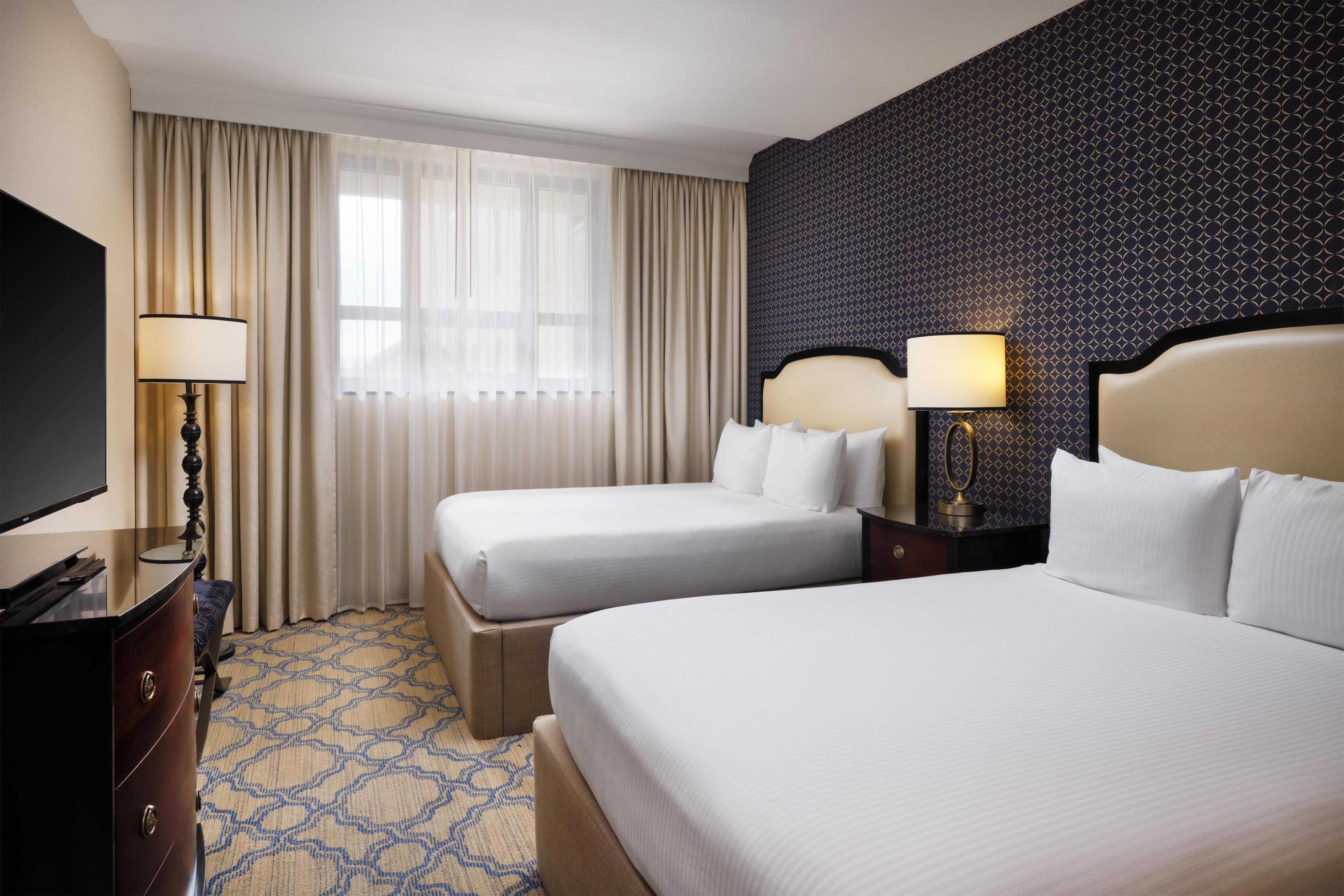 Best Western Premier Park Hotel Room Type - 2 Queen Beds, Non-Smoking, Parlor Room, Sofabed