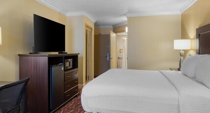 Best Western Plus Genetti Hotel & Conference Center Room Type - Accessible - 1 King, Mobility Accessible, Roll In Shower, Handheld Showerhead, Shower Chair, Microwa Best Western Plus Genetti Hotel & Conference Center Room Type - Accessible - 1 King, Mobility Accessible, Roll In Shower, Handheld Showerhead, Shower Chair, Microwa