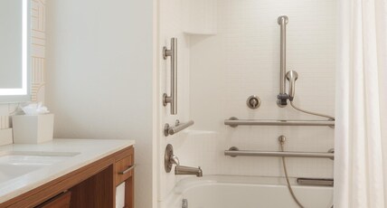 Home2 Suites by Hilton Canton Room Type - 2 QN ACC TUB STUDIO