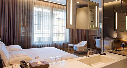 FER HOTEL Room Type - Executive King, City View