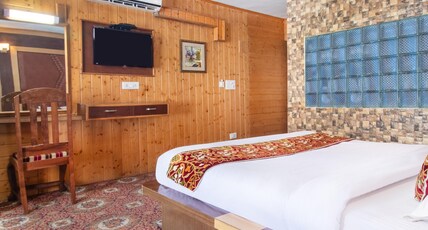 Hotel Akbar (Riverside) Room Type - Superior Room with Heating Hotel Akbar (Riverside) Room Type - Superior Room with Heating