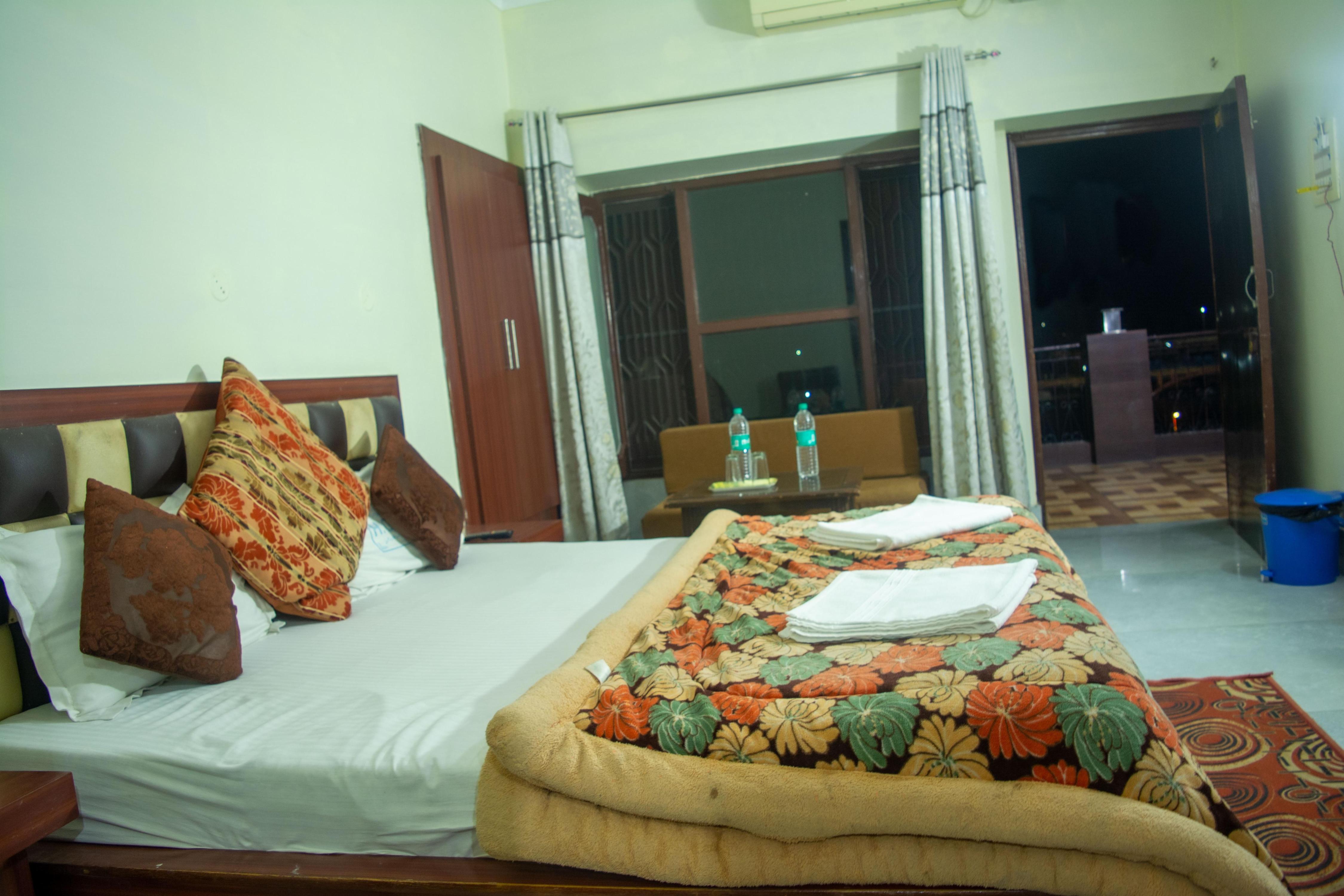 Ganga Basin Room Type - Deluxe Room 102