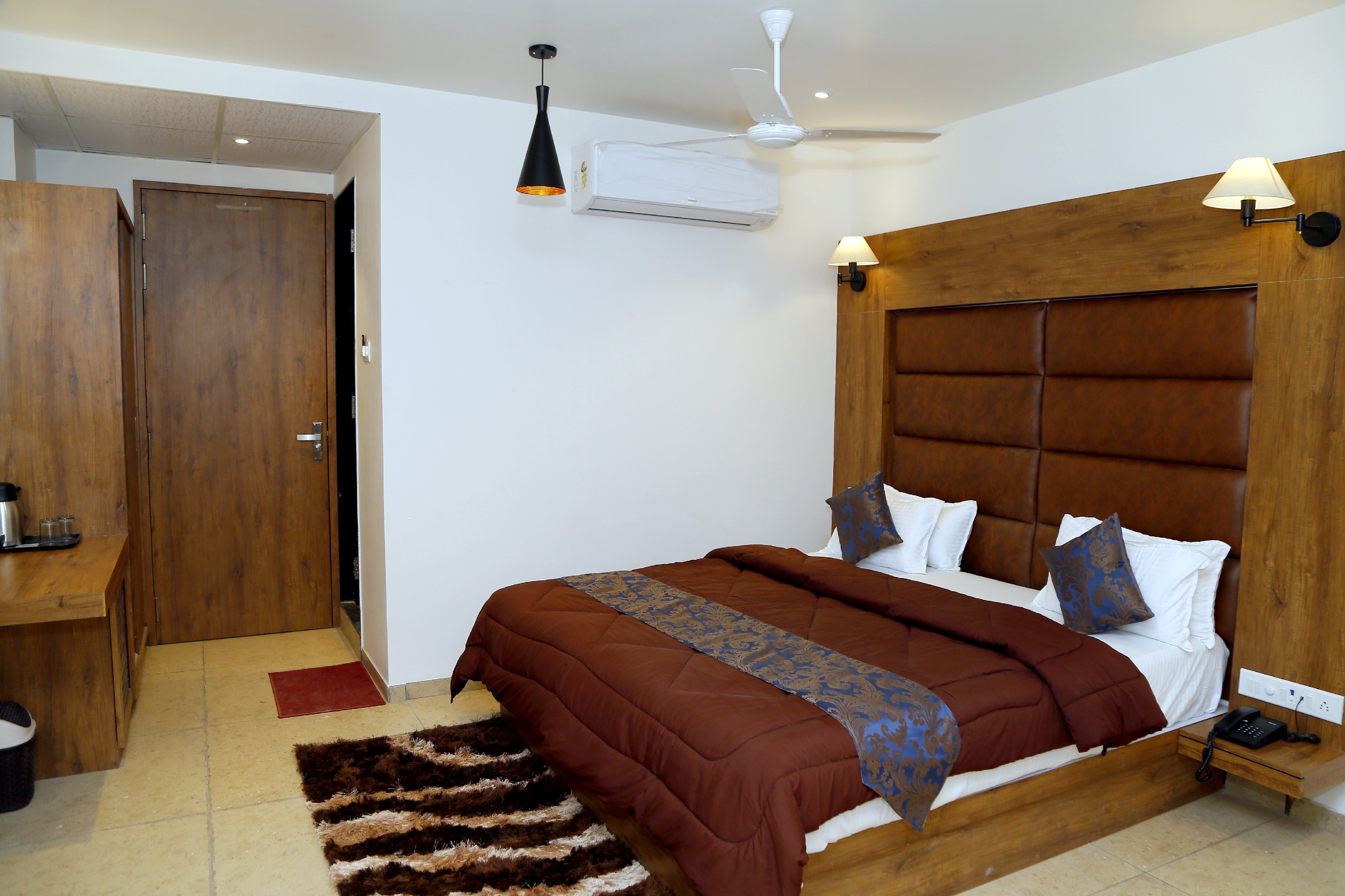 Hotel Bhabha Room Type - EXECUTIVE ROOM
