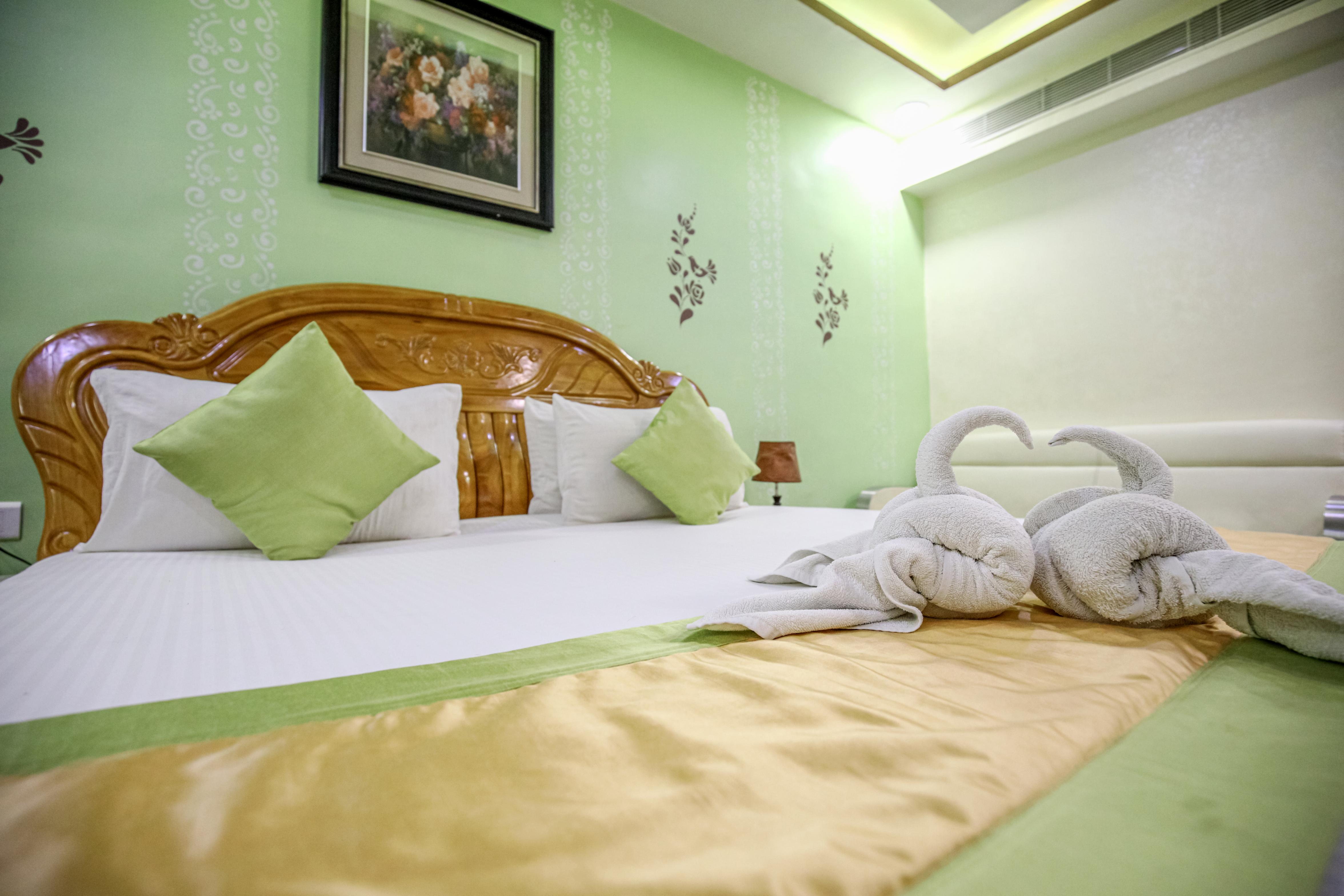 HOTEL VAIBHAV INN - Tap to explore photos