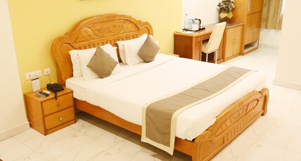 HOTEL VAIBHAV INN Room Type - Deluxe Standard Room