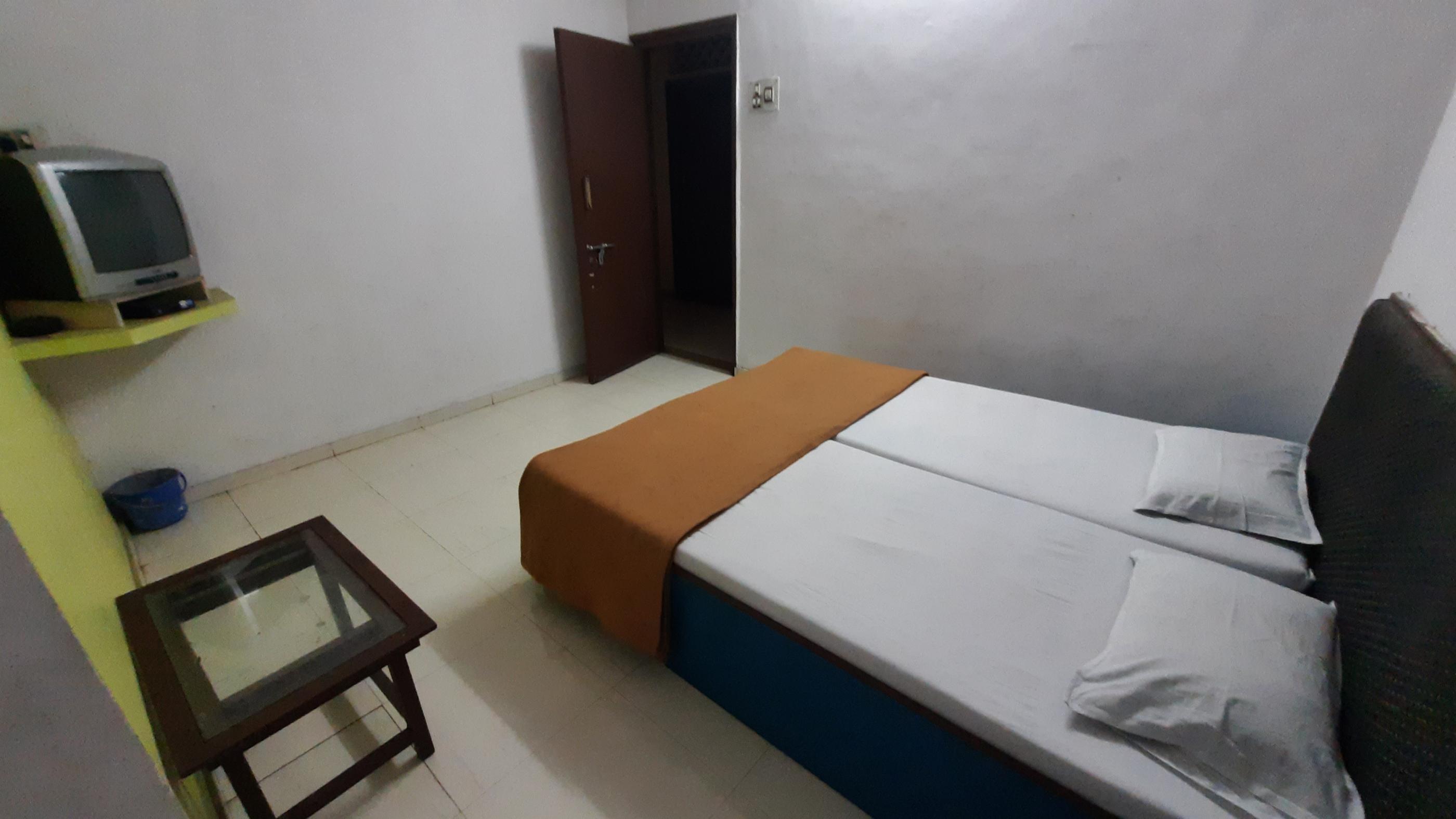 Hotel Vrindavan lodge - Tap to explore photos