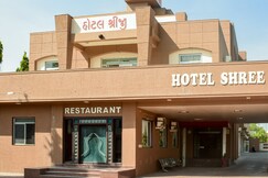 Hotel Shree ji Levelup Plus