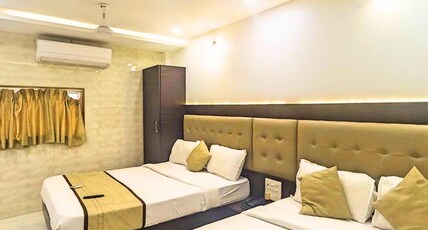 Hotel BKC Palace Elite - Near U.S. Consulate Room Type - Deluxe Four-Bed Room