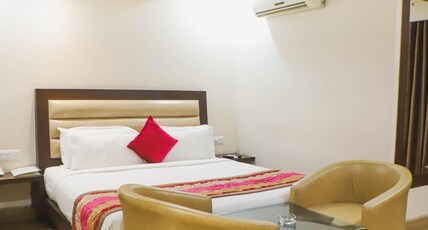 HOTEL CENTRAL PALACE @ Rajpur Road Room Type - Executive Room with Balcony