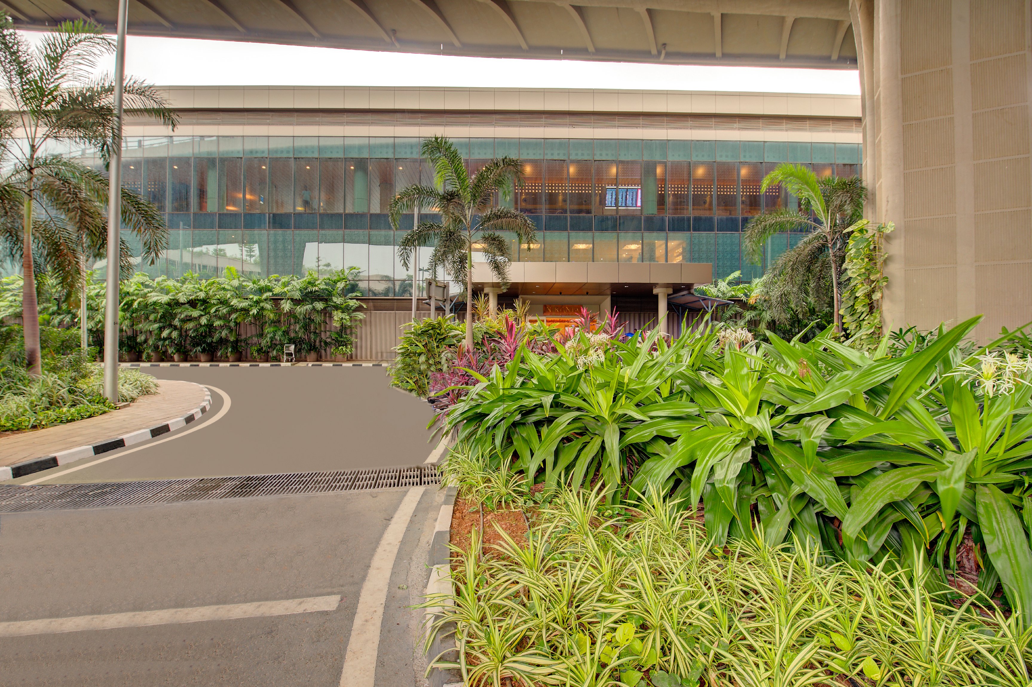 Niranta Transit Hotel at Arrivals - Tap to explore photos