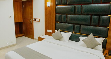 Hotel omkar Palace Room Type - Deluxe AC Room