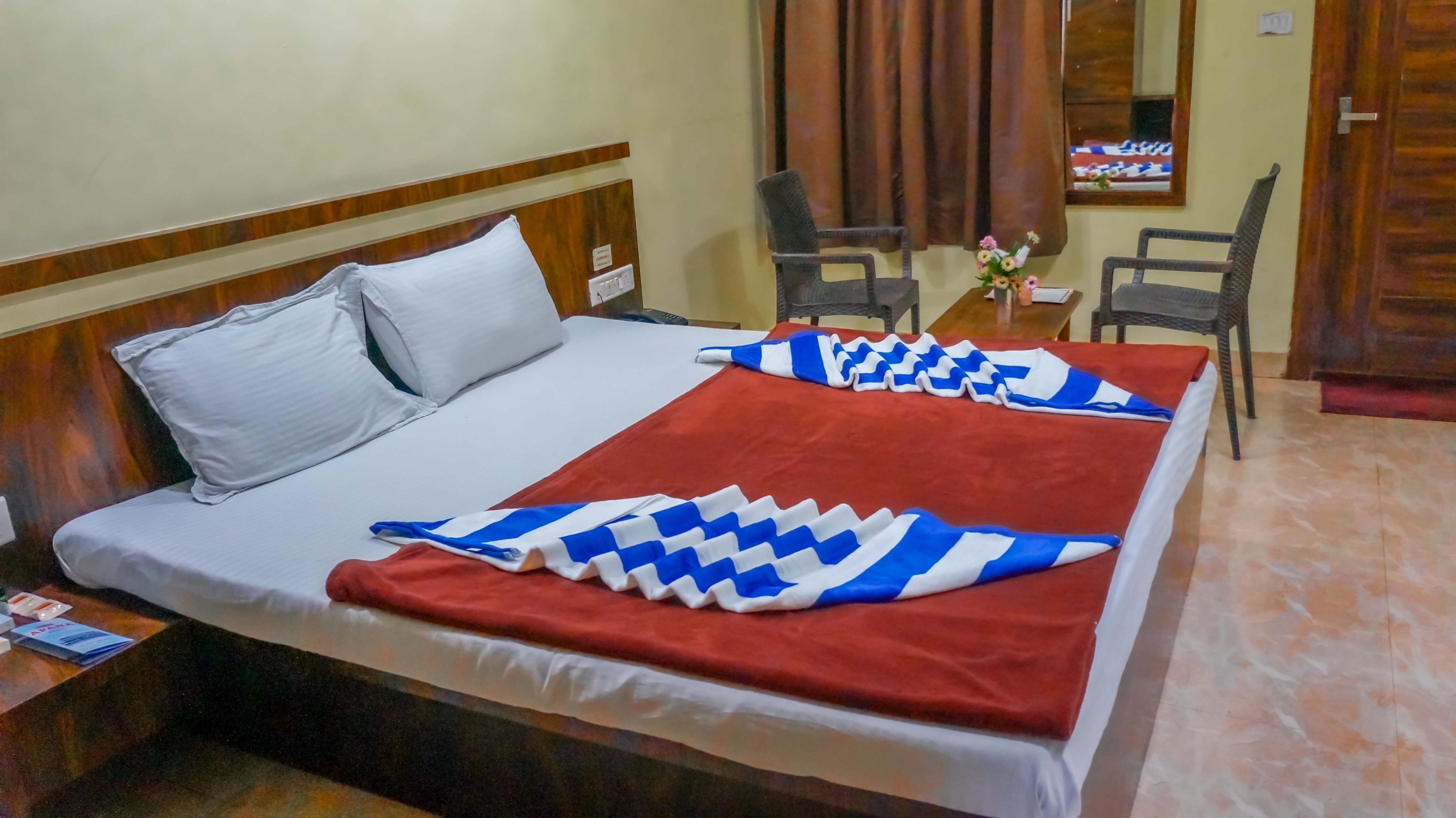 Hotel Apana with Sea face pure veg Restaurant - Tap to explore photos