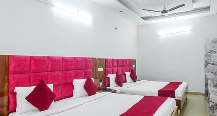 Hotel Empire Inn Room Type - Family Room without City View