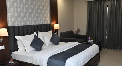 Hotel Alaknanda Room Type - Premium Room