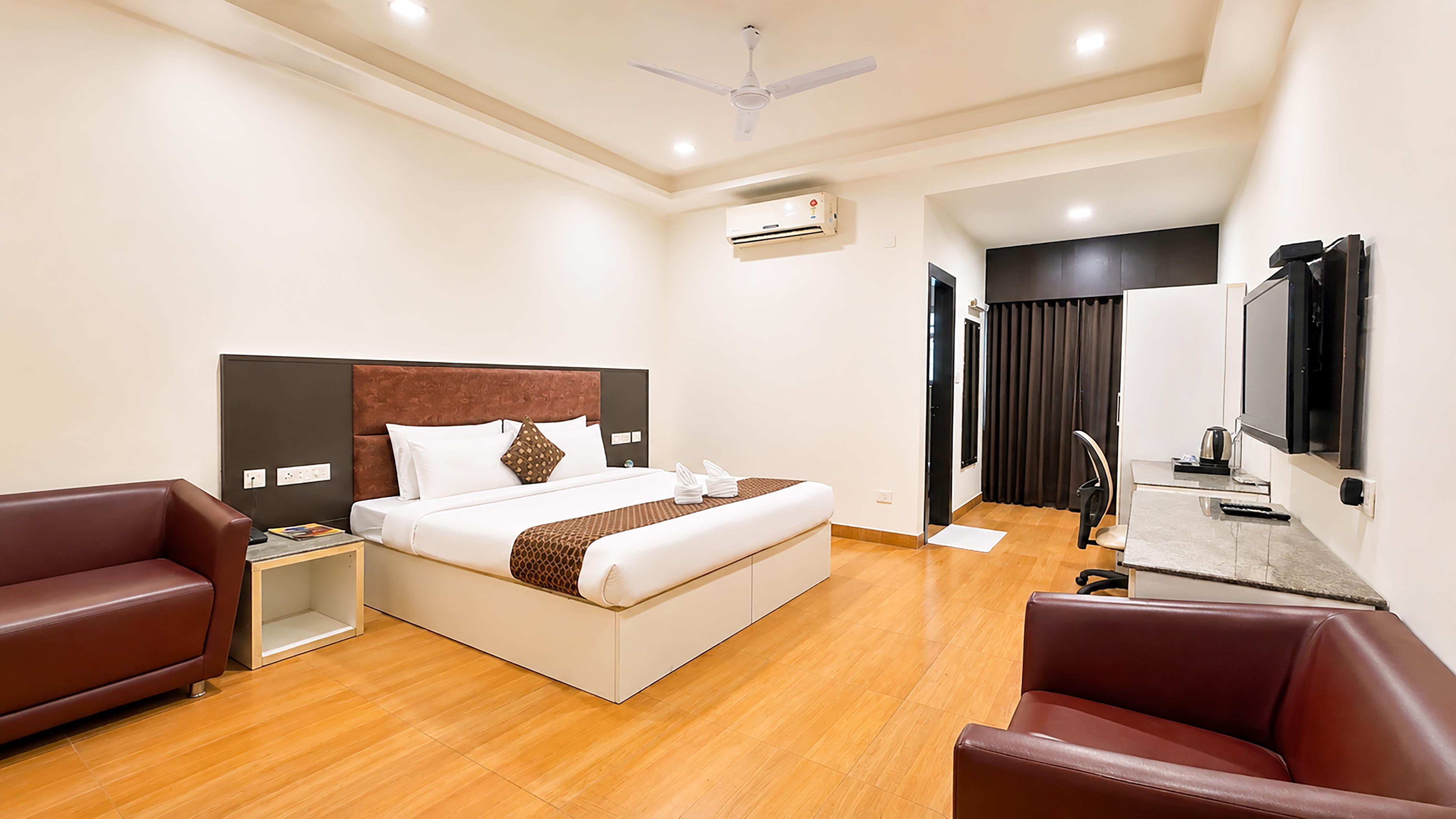 SUMITEL CENTRAL PARK HOTEL & BANQUET Room Type - Deluxe Room