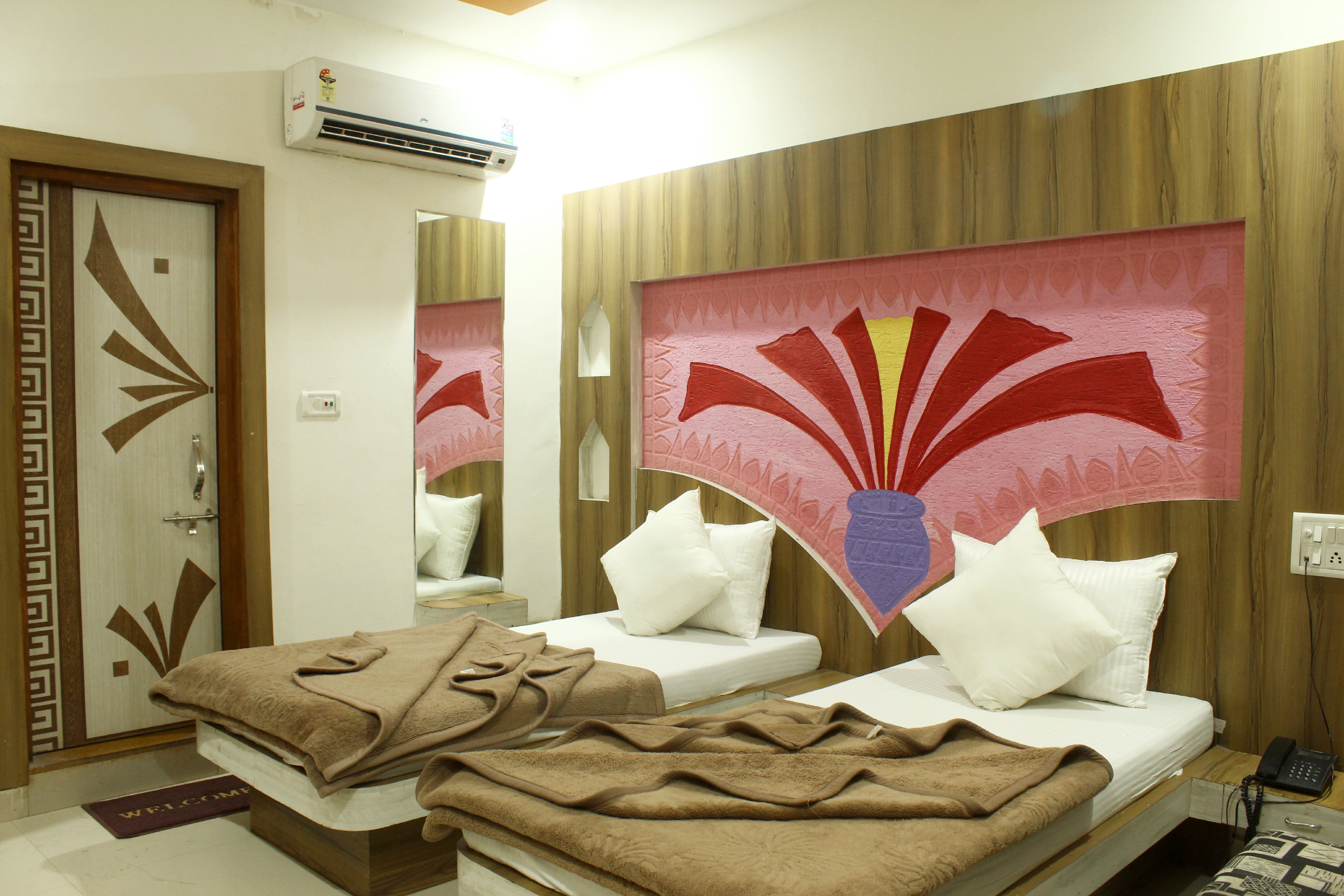 hotel gopi palace