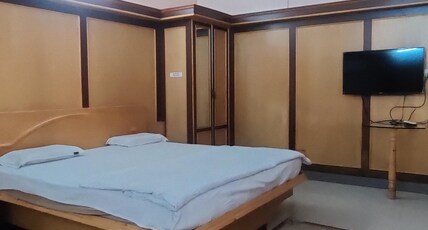 Hotel Shiva Shakti Palace Room Type - VIP Suite Room with Bathtub.