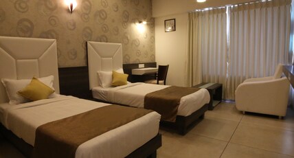 Hotel Arizona Inn Room Type - Superior Room(Unmarried couple is not allowed) Hotel Arizona Inn Room Type - Superior Room(Unmarried couple is not allowed)