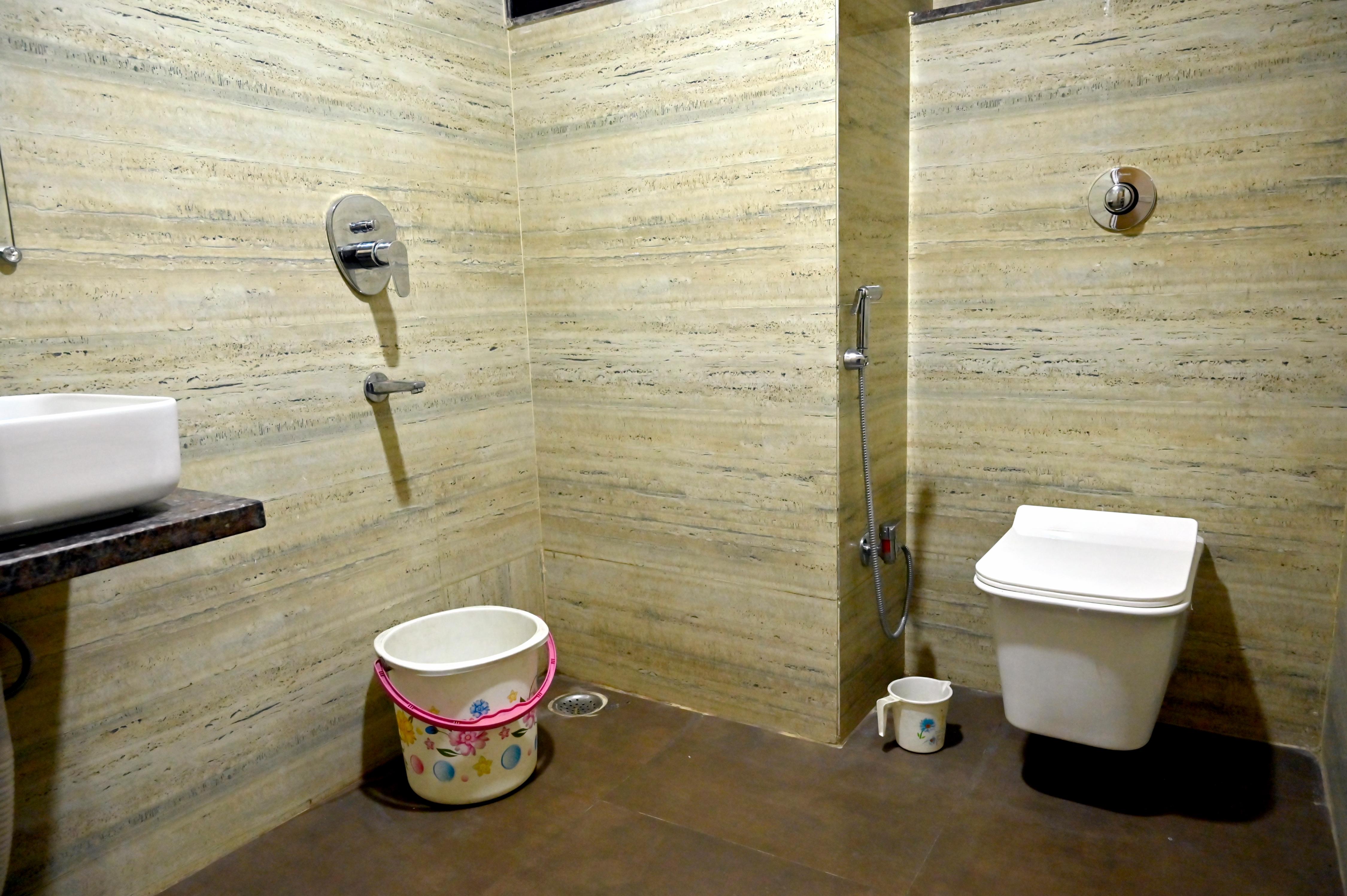 Hotel Shivam Palace Room Type - Deluxe Non AC Room