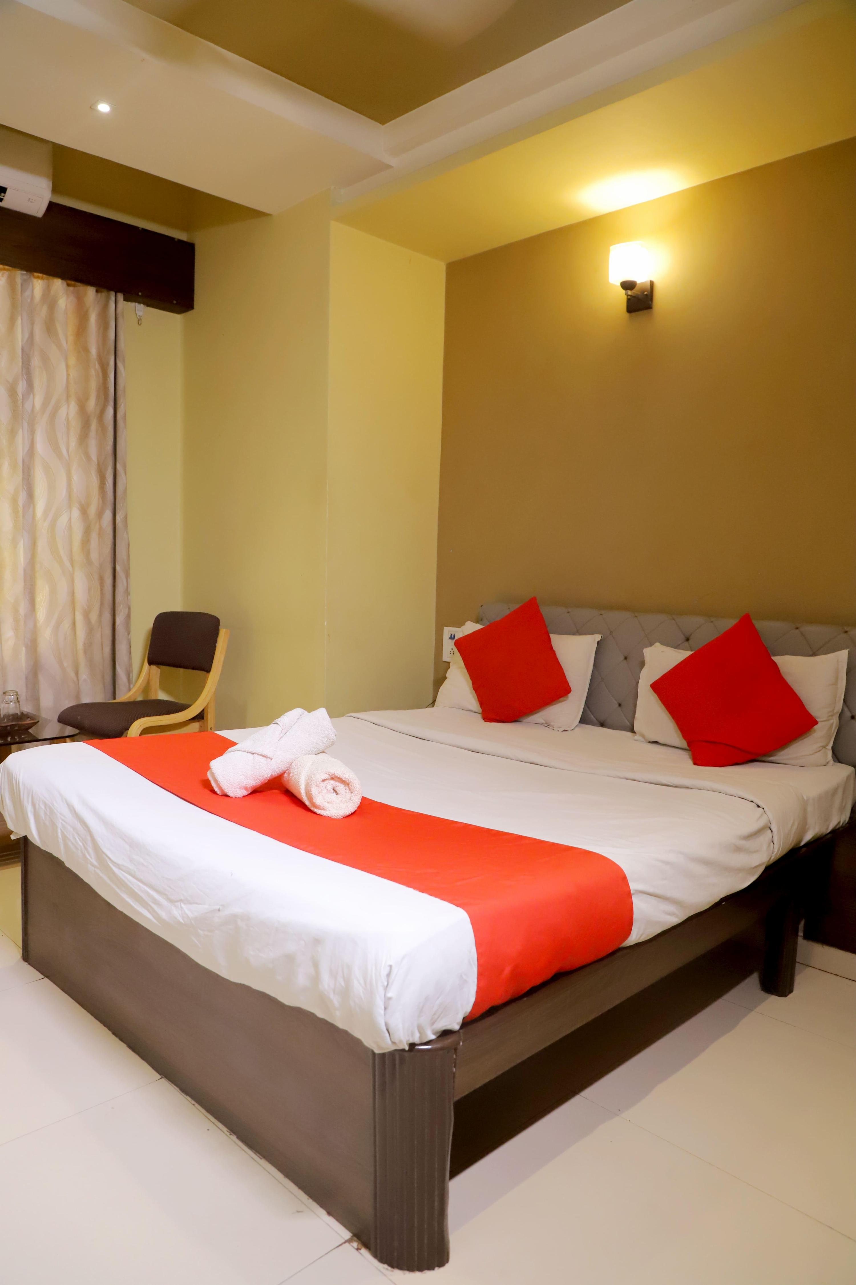 Hotel Mansi - Tap to explore photos