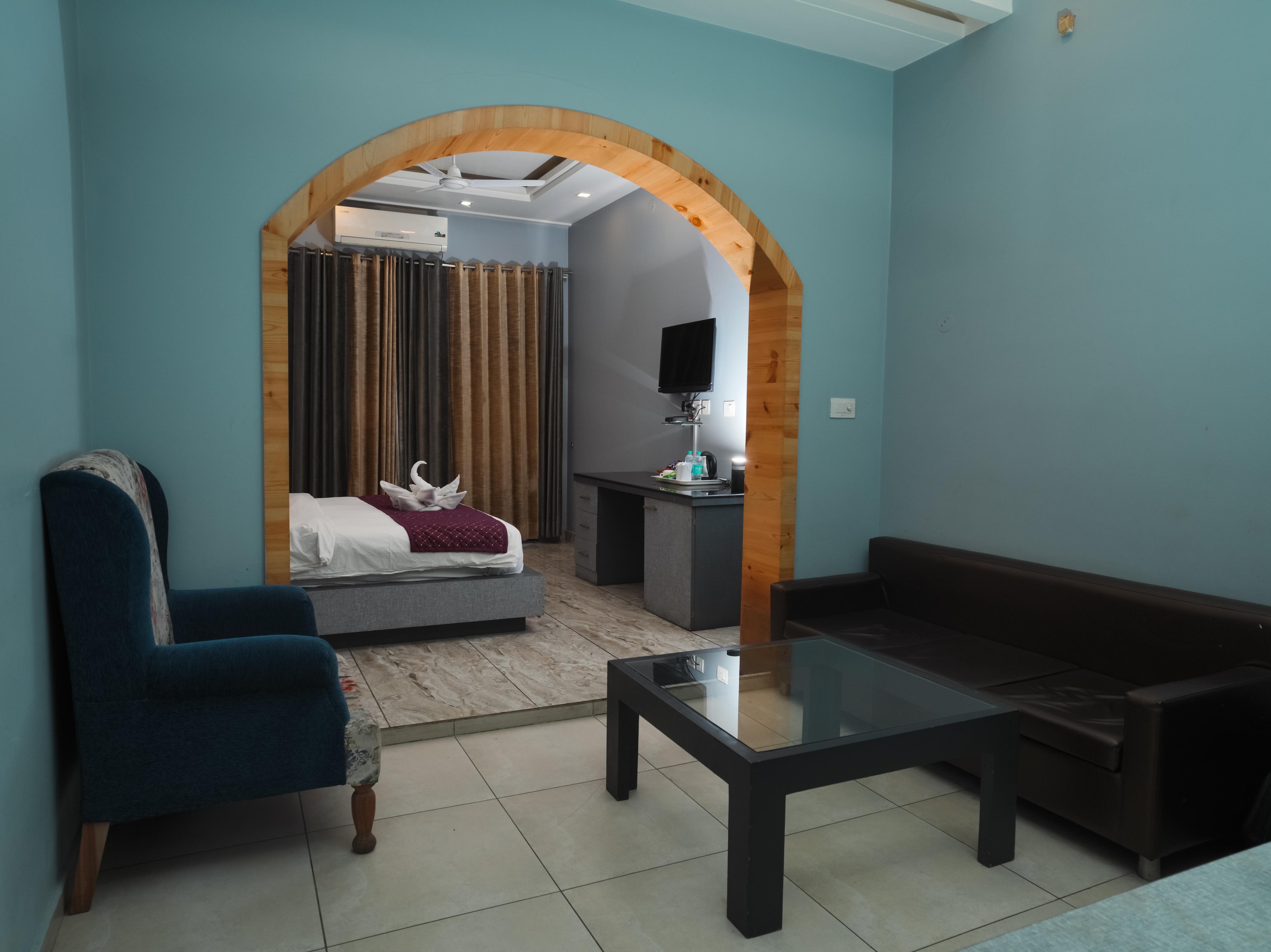 Kangra Rodeway Inn Room Type - Royal Suite