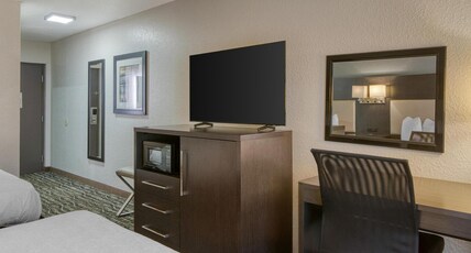 Best Western Waldo Inn and Suites Room Type - 2 Queen Beds, Non-Smoking, Microwave And Refrigerator, Wi-Fi, Full Breakfast