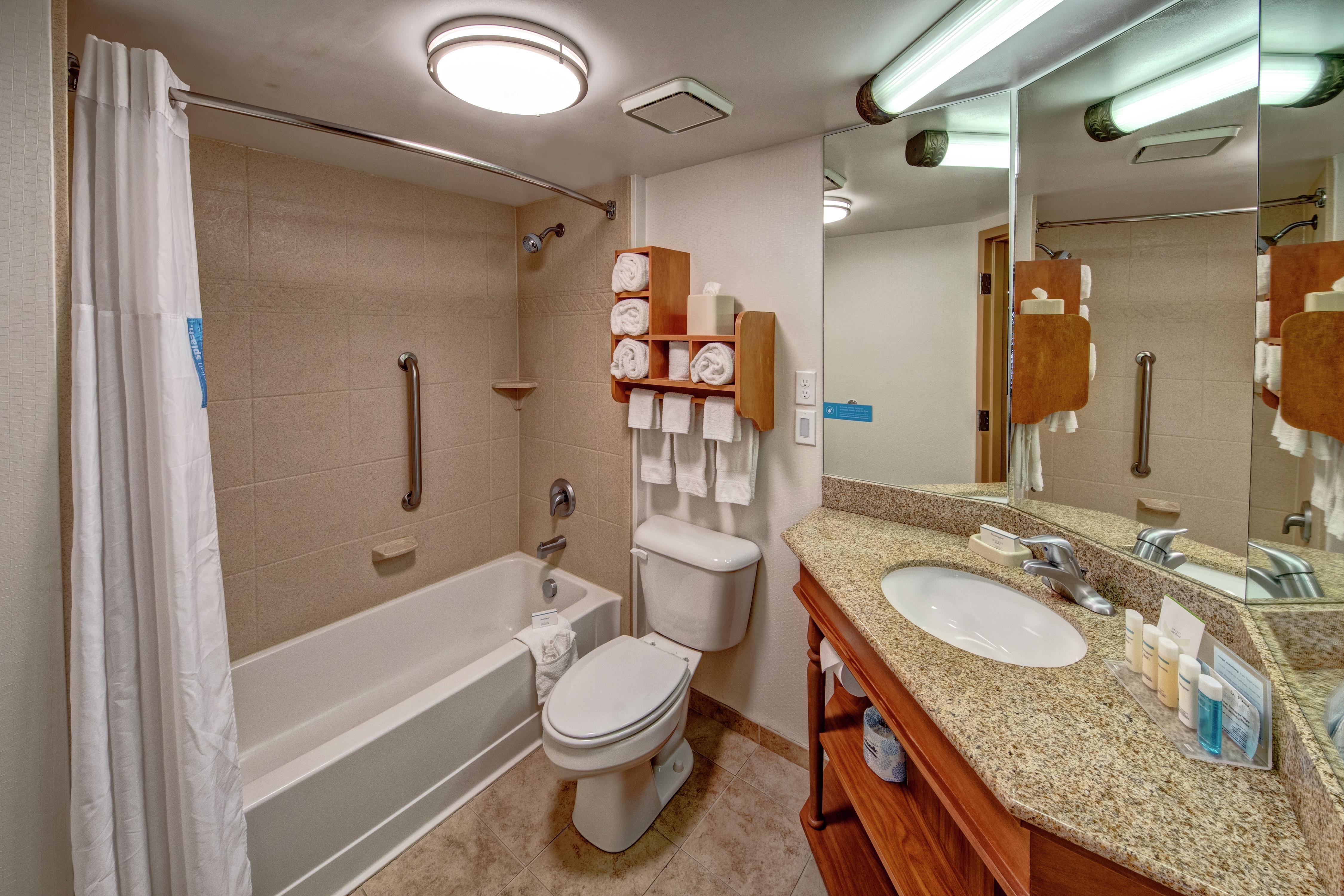 Hampton Inn by Hilton Winchester - Tap to explore photos