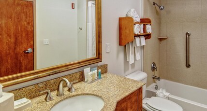 Hampton Inn by Hilton Winchester Room Type - 1 KING HOSPITALITY STE NS