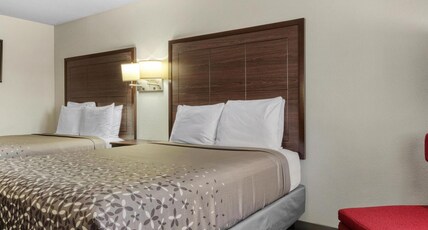 SureStay Hotel by Best Western Terrell Room Type - 2 Queen Beds, Non-Smoking, High Speed Internet Access, Microwave And Refrigerator, Desk, Flat Screen