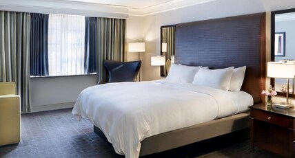 Hilton Mystic Room Type - 1 KING BED WHIRLPOOL TUB